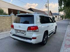 Photo of the vehicle Lexus LX