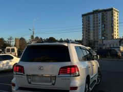 Photo of the vehicle Lexus LX