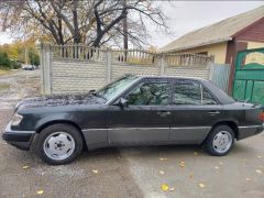 Сүрөт унаа Mercedes-Benz W124