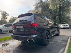 Photo of the vehicle BMW X7