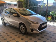 Сүрөт унаа Toyota Prius c