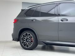 Photo of the vehicle BMW X5