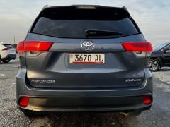 Photo of the vehicle Toyota Highlander