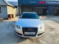 Photo of the vehicle Audi A8