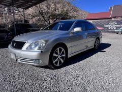 Photo of the vehicle Toyota Crown