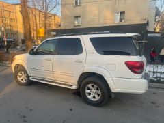 Photo of the vehicle Toyota Sequoia