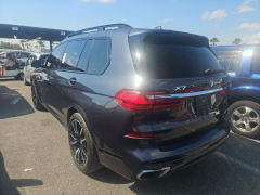 Photo of the vehicle BMW X7