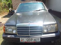 Сүрөт унаа Mercedes-Benz W124