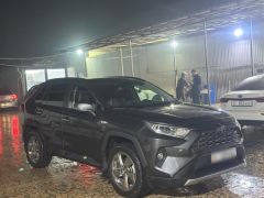 Сүрөт унаа Toyota RAV4