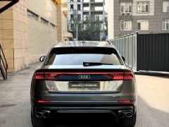 Photo of the vehicle Audi Q8