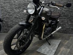 Photo of the vehicle Triumph Street Twin