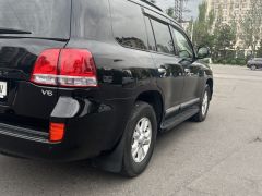 Сүрөт унаа Toyota Land Cruiser