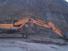 Photo of the vehicle Hyundai R380