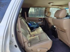 Сүрөт унаа Toyota Sequoia