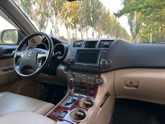 Сүрөт унаа Toyota Highlander