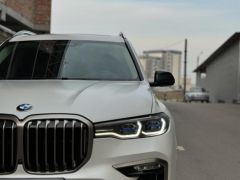 Photo of the vehicle BMW X7