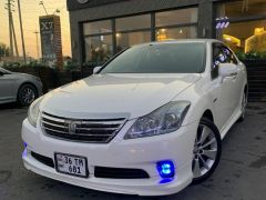 Photo of the vehicle Toyota Crown