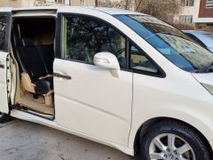 Фото авто Honda Stepwgn