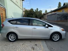 Фото авто Toyota Prius v (+)