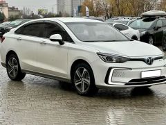 Фото авто BAIC EU5