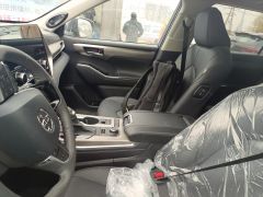 Photo of the vehicle Toyota Highlander