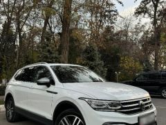 Фото авто Volkswagen Tiguan