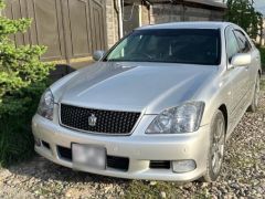 Photo of the vehicle Toyota Crown