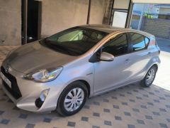 Сүрөт унаа Toyota Prius c