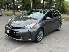 Photo of the vehicle Toyota Prius v (+)