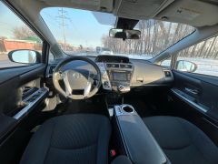 Photo of the vehicle Toyota Prius v (+)