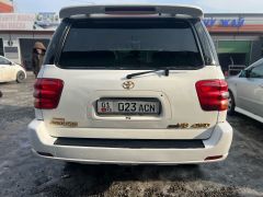 Сүрөт унаа Toyota Sequoia