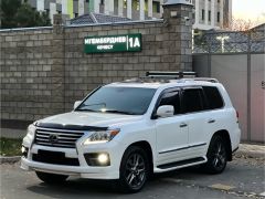 Photo of the vehicle Lexus LX