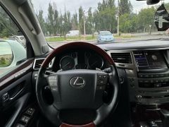 Photo of the vehicle Lexus LX