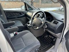 Фото авто Toyota Alphard