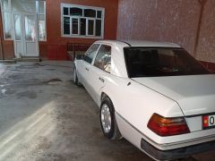 Photo of the vehicle Mercedes-Benz W124