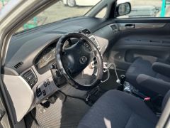 Сүрөт унаа Toyota Avensis Verso