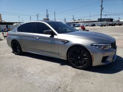 Photo of the vehicle BMW M5