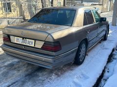 Сүрөт унаа Mercedes-Benz W124