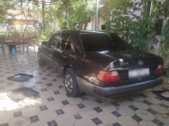 Сүрөт унаа Mercedes-Benz W124