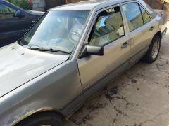 Сүрөт унаа Mercedes-Benz W124