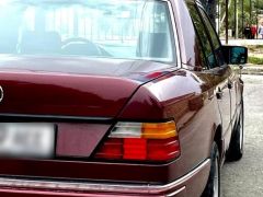 Сүрөт унаа Mercedes-Benz W124