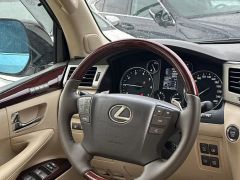 Photo of the vehicle Lexus LX