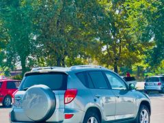 Сүрөт унаа Toyota RAV4