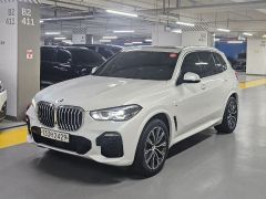 Photo of the vehicle BMW X5