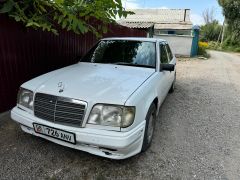 Сүрөт унаа Mercedes-Benz W124