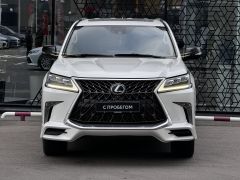 Photo of the vehicle Lexus LX