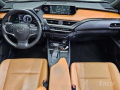 Фото авто Lexus UX