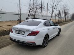 Photo of the vehicle Genesis G70