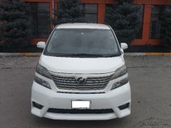 Photo of the vehicle Toyota Vellfire