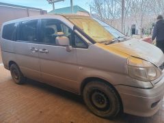 Сүрөт унаа Nissan Serena